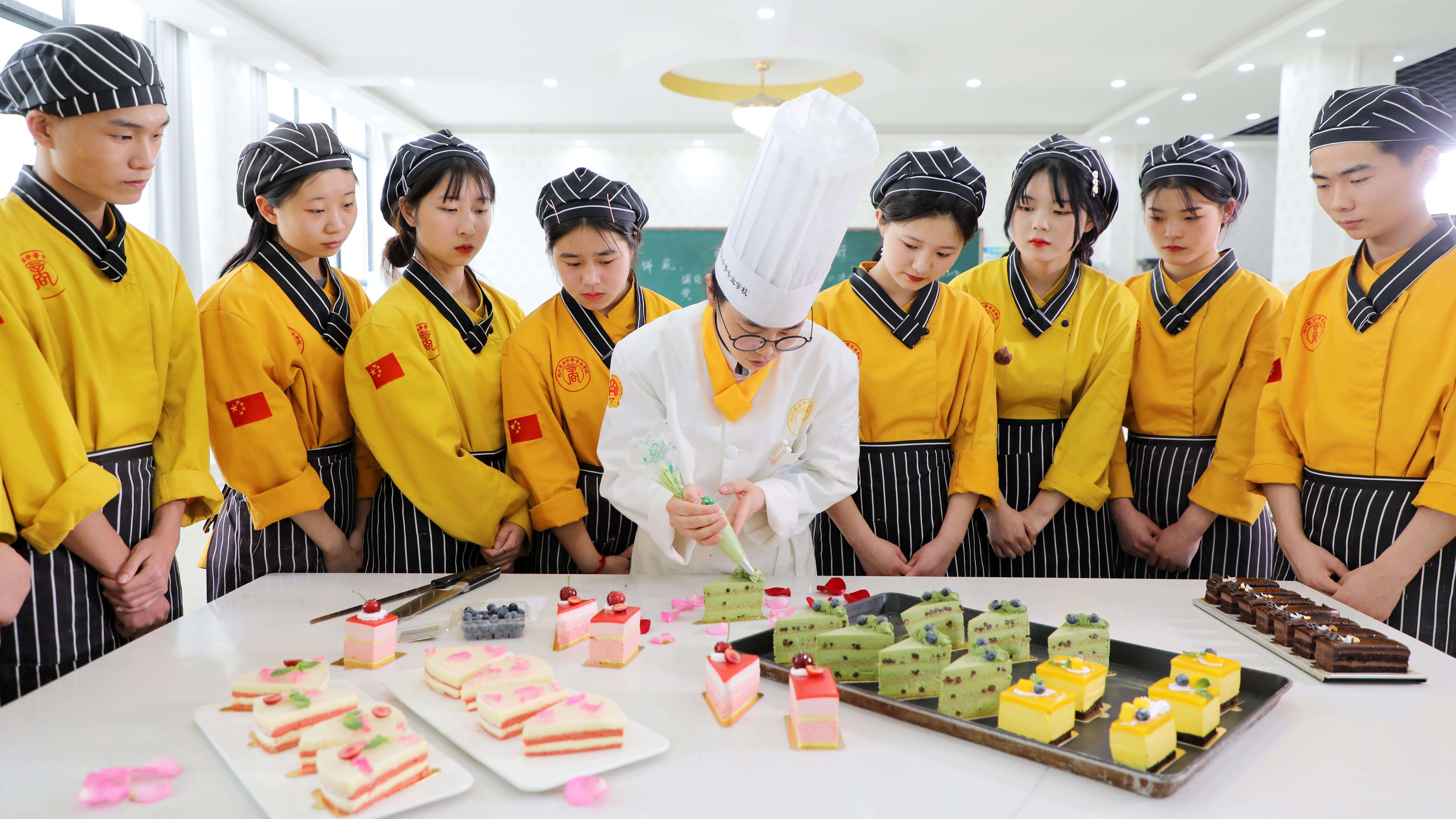 掌握基础烹饪技巧：提升你的烹饪水平，轻松做出美味佳肴