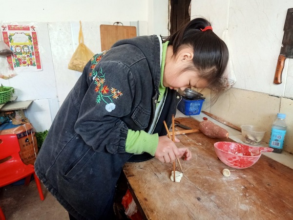 解锁馒头制作的秘密:掌握关键步骤和技巧,轻松做出松软蓬发的美味馒头