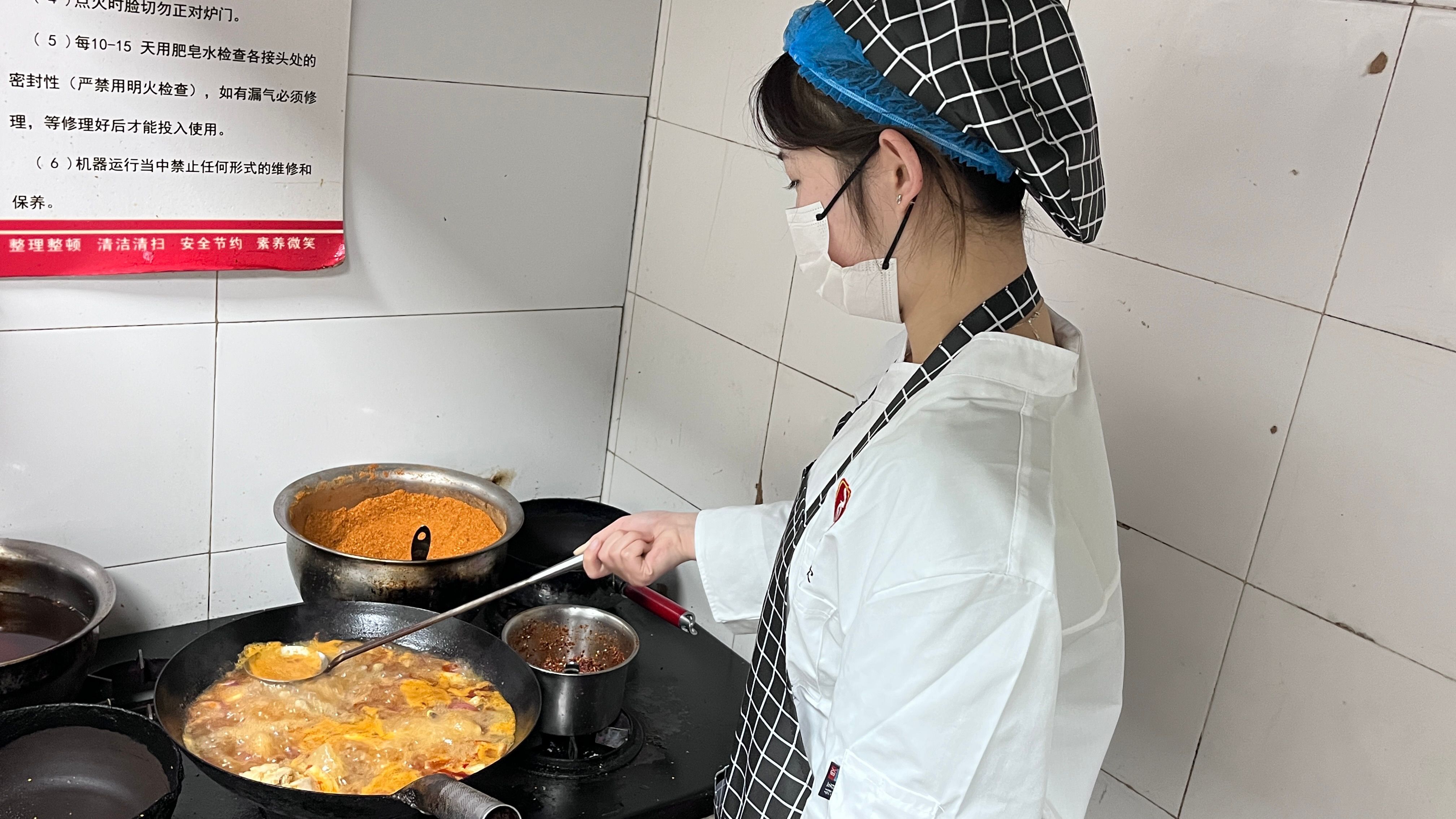 尝试新食谱成为提升饮食体验的好方法