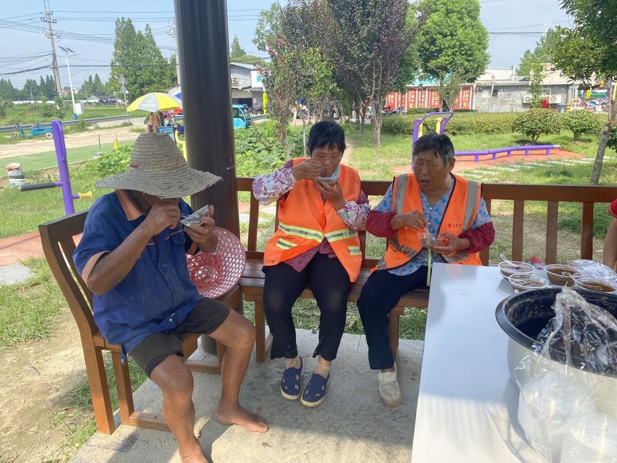 7月24日水瓶座感情运势预警:网恋对象失联背后的心理分析与应对之道