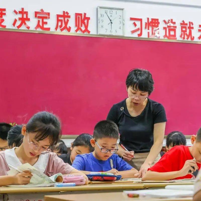 7月24日双鱼座运势预警：职场幻想破灭，直面现实挑战