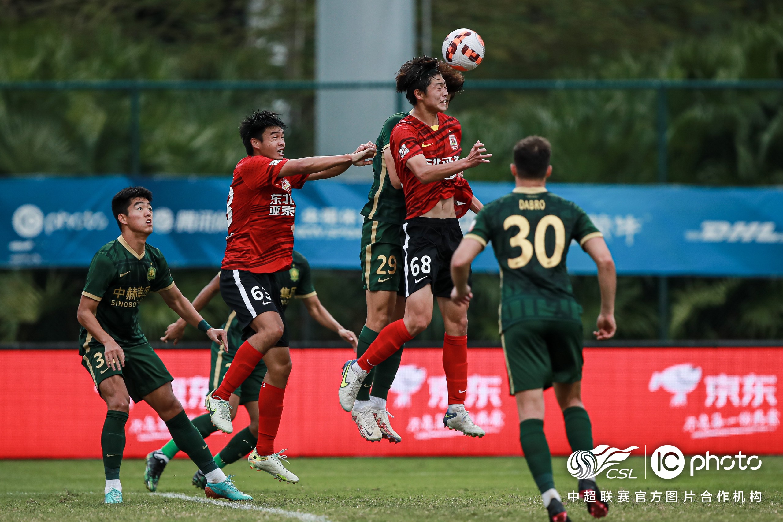 一年向亚泰系输血60亿 吉林银行股东却遭遇3亿股挂牌减持